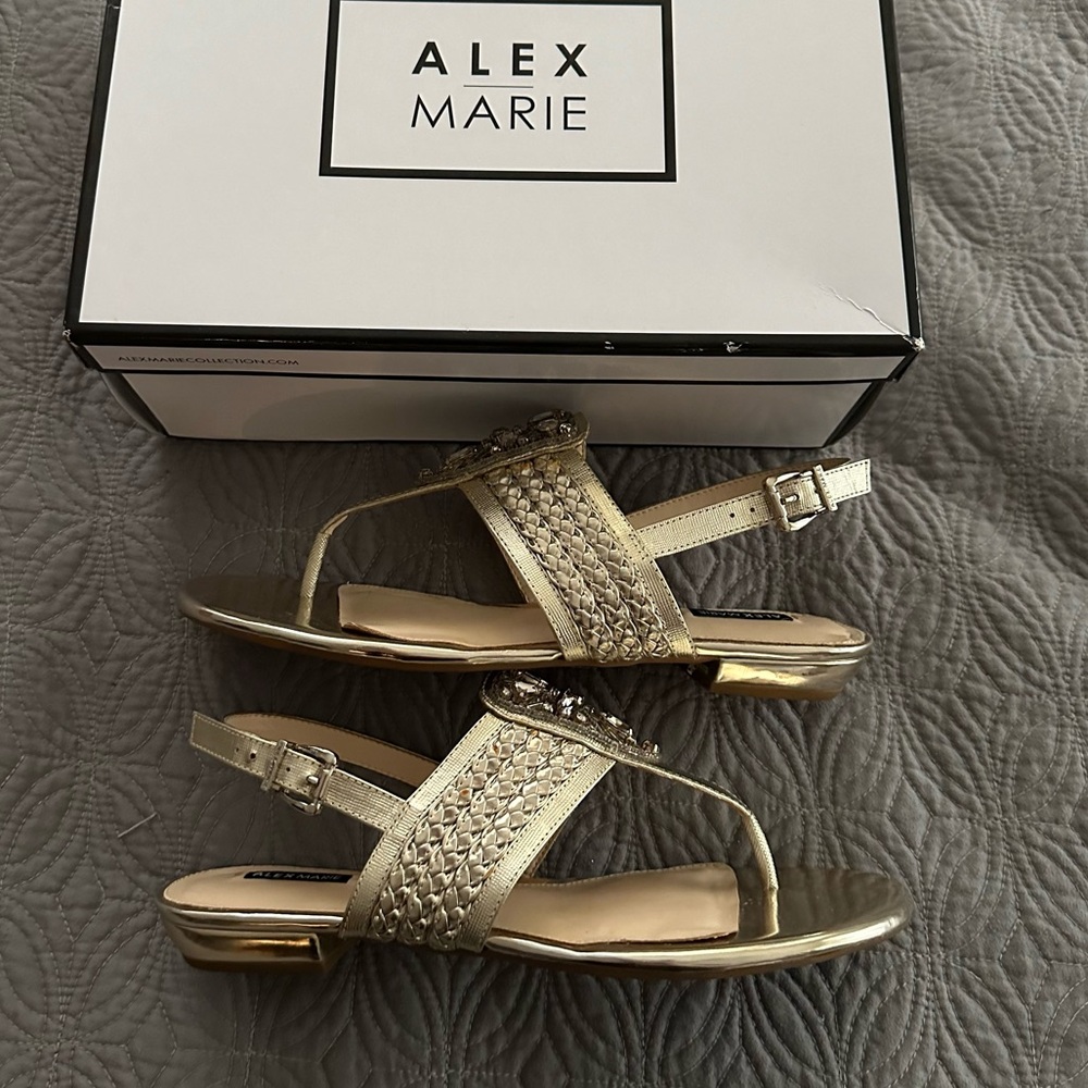 Women’s size 8 Alex Marie Totes Gold Beaded Jayla Sandals